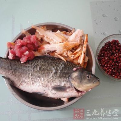 鲫鱼红豆汤做法