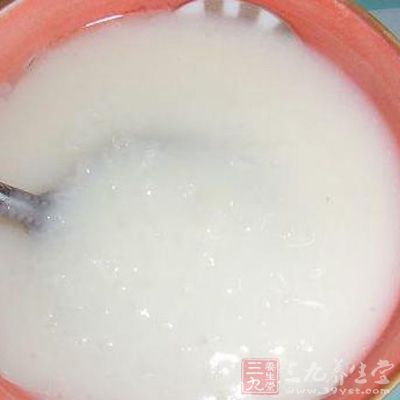 葡萄柚或橙子、豆奶粥(用豆奶加入燕麦或粗粮熬成的粥