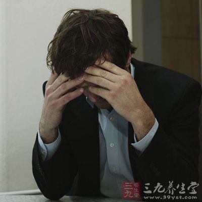 工作累了趴桌子上睡一會(huì)兒;做完家務(wù)累得攤在沙發(fā)上;周末在家提不起精神