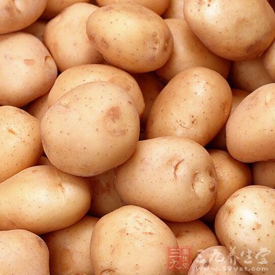马铃薯和香蕉同食面部会生斑