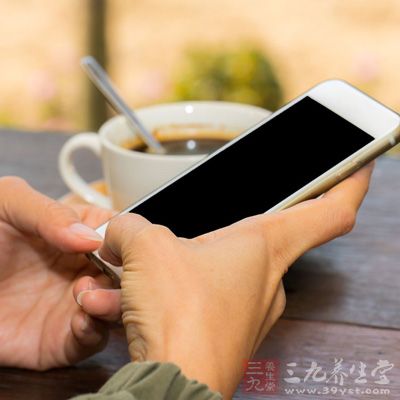 看電子產(chǎn)品