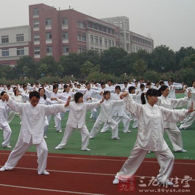 太極內(nèi)勁則是人體形、氣、神三者的綜合體，