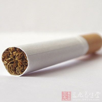 如果妈妈在怀孕期间长期吸入二手烟，烟草燃烧时释放出的有害化学物质