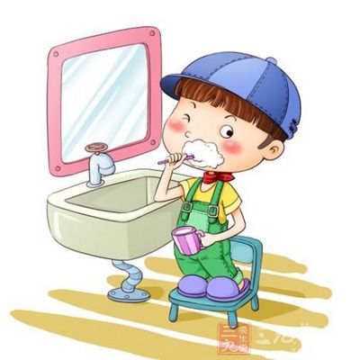 1、 每天养成刷牙的好习惯 早晨起床和晚上睡着之前都必须刷牙,这样能将口腔及牙齿上面的食物碎渣,软白污物和牙菌斑消除。保持口腔的清洁健康,减少牙齿疾病的出现。 2、牙齿相互撞击 清晨醒来和晚上睡觉之前可以让牙齿的上牙和下牙相互撞击,从十几下到五十下一天一天的逐日增加撞击次数和撞击的力量,这样可以让牙齿更牢固。