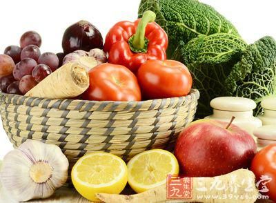 蔬菜中铁的含量较低，吸收差