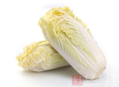 材料：大白菜一棵，剁泡红辣椒