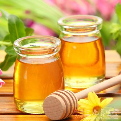 常吃蜂蜜能达到排出毒素、美容养颜的效果