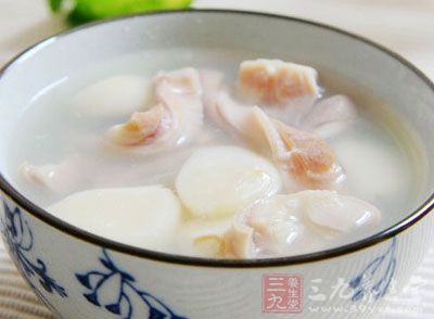 大蒜猪肚汤的营养价值很丰富，它对人体有补虚、温胃散寒的作用