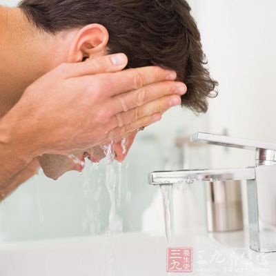 对全脸或局部控油视肤质而定，需洗面一两次