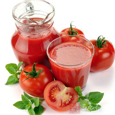 美味西红柿汁对雀斑可防可治
