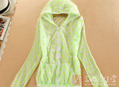 而是需要一件好看又便宜的夏日薄外套 而是需要一件好看又便宜的夏日薄外套