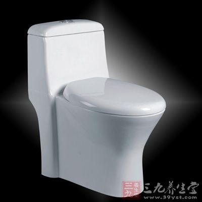 马桶刷应该半年一换 马桶刷应该半年一换