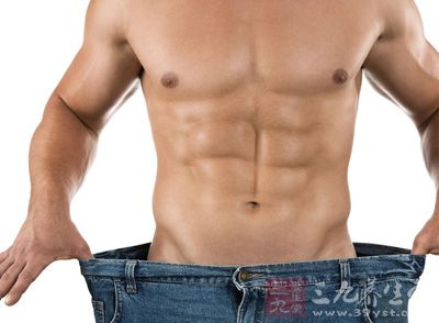 男士在进行减肥计划的时候除了控制饮食之外最有效的还是需要多做一些运动