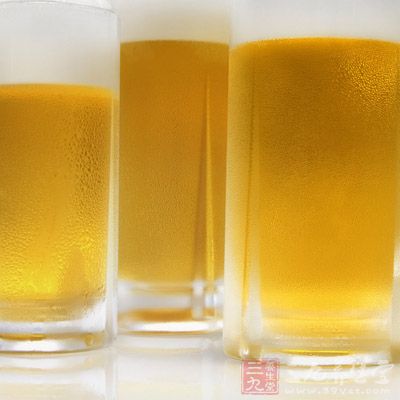 虽然喝酒容易脸红是一种基因缺陷