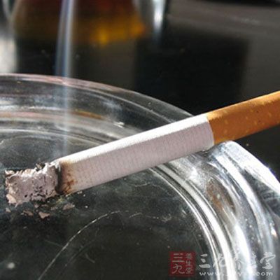 已有耳鸣的人切忌酗酒、吸烟、熬夜等不良习惯 已有耳鸣的人切忌酗酒、吸烟、熬夜等不良习惯