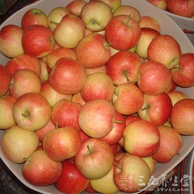 生吃苹果通便降脂能防感冒