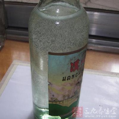 大量飲白酒