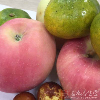 首先要从饮食上调节,从根源上解决掉甲状腺炎疾病。该病患者可以多补充高纤维素食品、维生素、矿物质等营养的摄入,在新鲜的蔬菜、谷物、水果中含量都是比较丰富。 首先要从饮食上调节,从根源上解决掉甲状腺炎疾病。该病患者可以多补充高纤维素食品、维生素、矿物质等营养的摄入,在新鲜的蔬菜、谷物、水果中含量都是比较丰富。