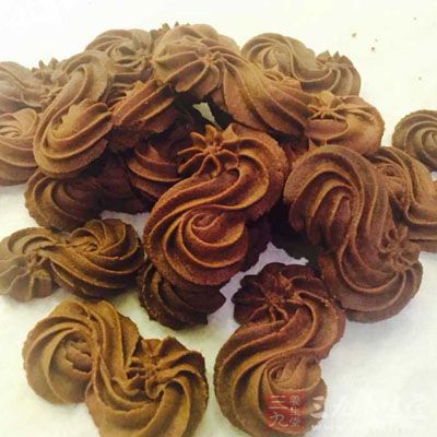 经常摄入饮料、甜食，会给肾脏带来极大的负担