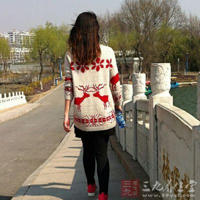 心脏的主要功能是提供血压,把血液运行至身体的各个部位 心脏的主要功能是提供血压,把血液运行至身体的各个部位