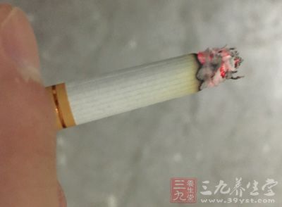 吸烟会让皮肤变差