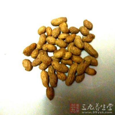 花生与黑芝麻以富含维生素E著称，能促使卵巢发育和完善