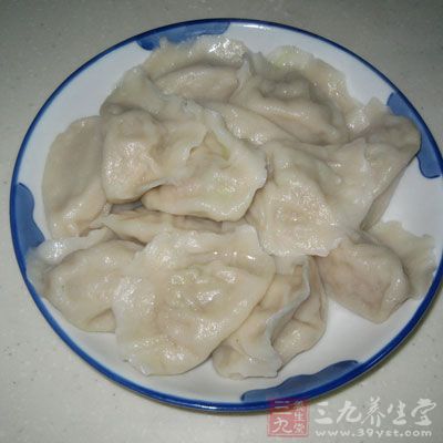 夏季可以吃養(yǎng)生黑餃子