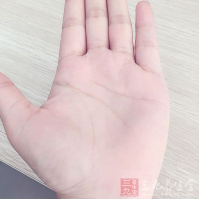 食指比無(wú)名指短的女性，體內(nèi)雌激素水平較低