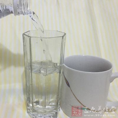 這種水主要指的是白開(kāi)水或者純凈水