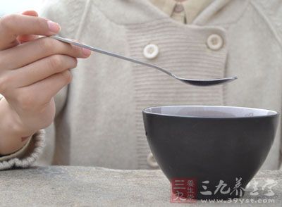 主要就是因为食用了不干净的食品导致的