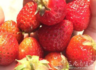 夏天吃草莓能够降低胆固醇