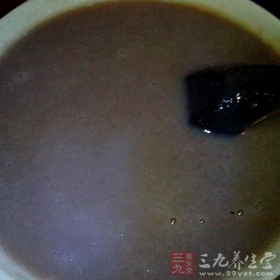 新鲜的黑豆浆就做好了