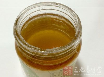 蜂蜜中还含有一氧化氮，能促进血管扩张