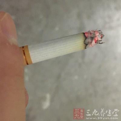 吸烟会致人衰老