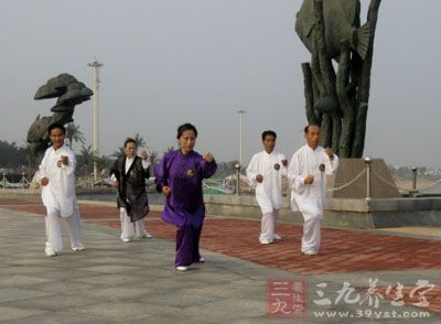 太极拳要练得稳定、圆滑、柔和