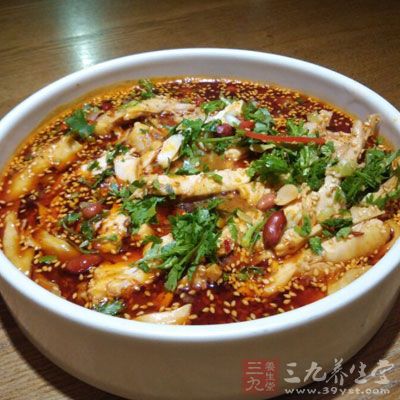 不能过早食入油腻食物