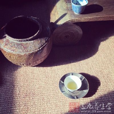 不易飲冷茶