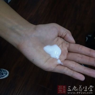 在洗臉的時(shí)候不少人會(huì)用洗面奶