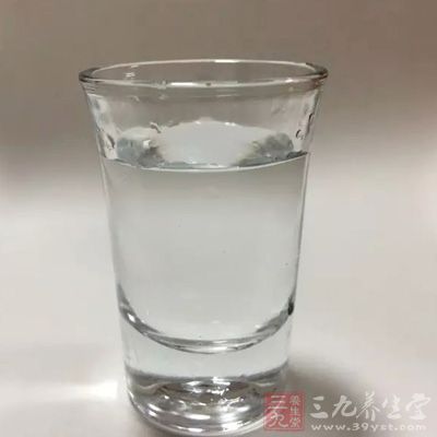 每日睡前一小酒杯