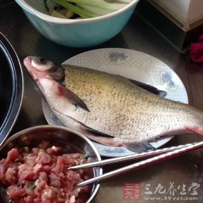 食用鲈鱼肉每天最好别超过100克