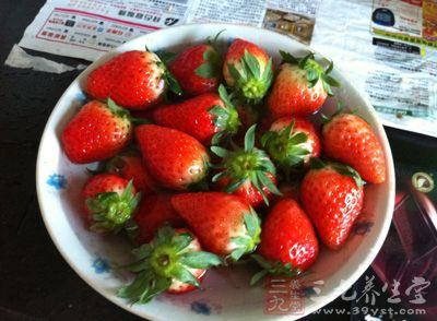 草莓含有大量的维他命C