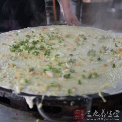 饼是买的成品，芝麻海带丝是熟的