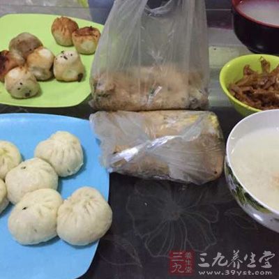 晚餐尤其不宜饱食