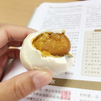 除了鸡蛋以外，鸭蛋在生活中也是比较的常见