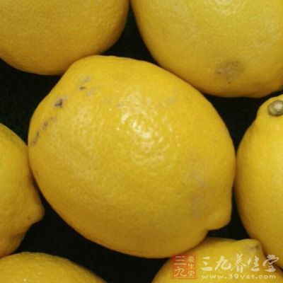 柠檬中富含的维生素C对皮肤非常好