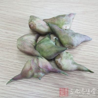 秋天的菱煮熟了吃会把其中的细菌杀灭