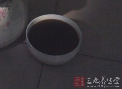 配方：茶树根250克，用法：水煎汤熏洗患处，功效：治疗痔疮