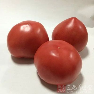 西红柿平衡皮肤的PH值，祛斑美白