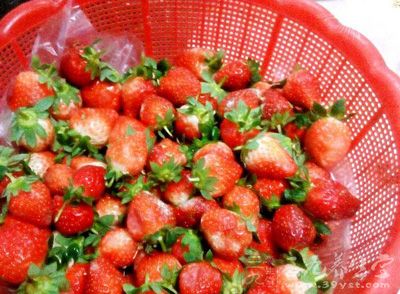 草莓祛斑美白和滋润保湿