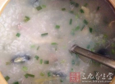 吃的时候根据各人口味，加盐、白胡椒粉调味